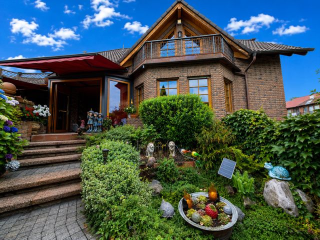 Liebe auf den ersten Blick, Einfamilienhaus mit Einliegerwohnung